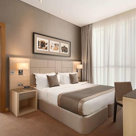 Tryp By Wyndham Abu Dhabi City Center Exterior photo