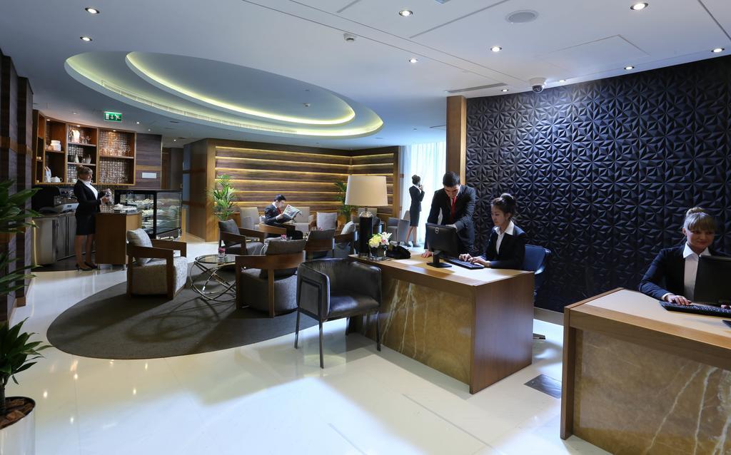 Tryp By Wyndham Abu Dhabi City Center Exterior photo
