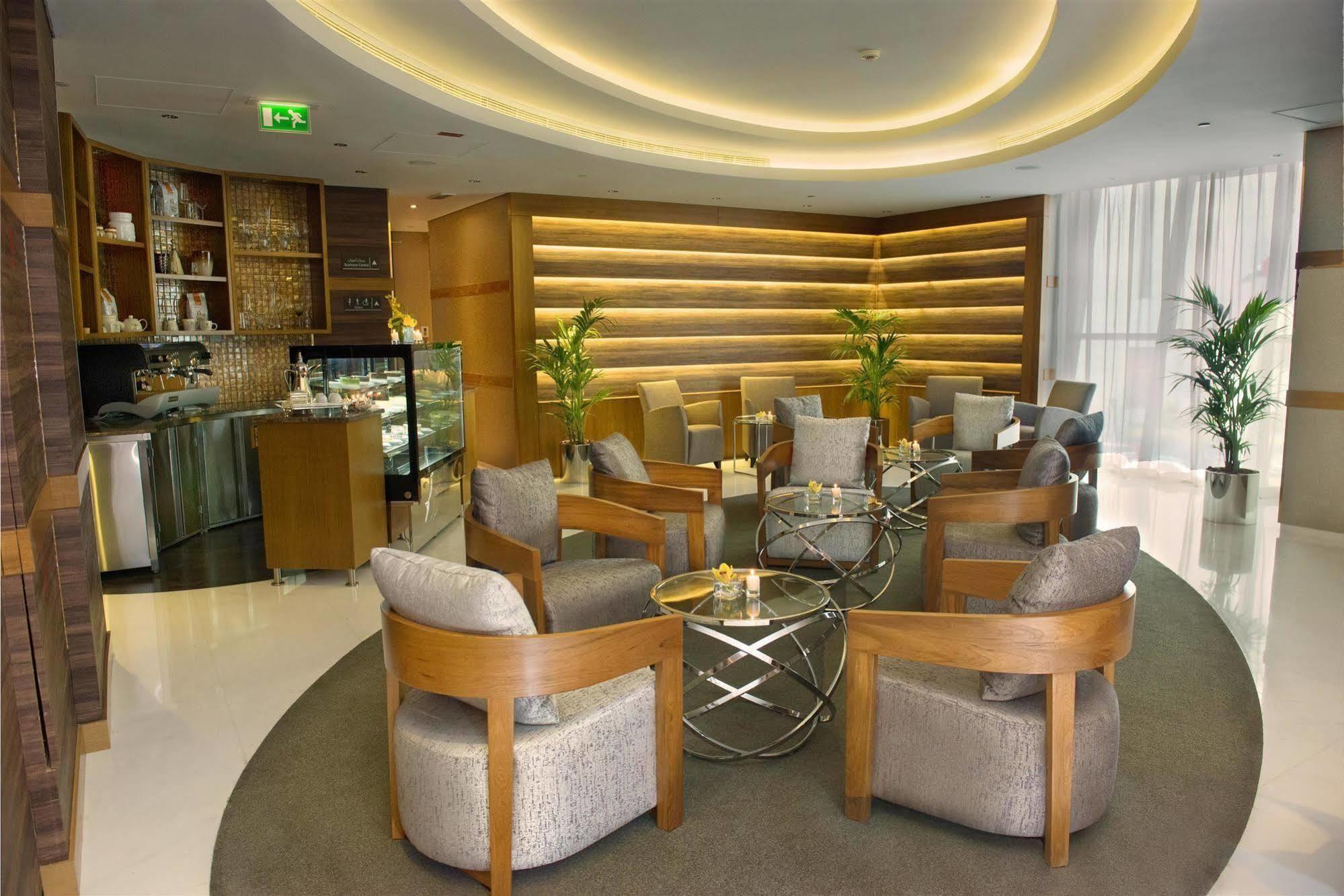 Tryp By Wyndham Abu Dhabi City Center Exterior photo